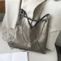 Nouveau Chic Handbag – Effortless Style Meets Versatility