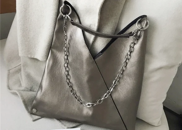 Nouveau Chic Handbag – Effortless Style Meets Versatility