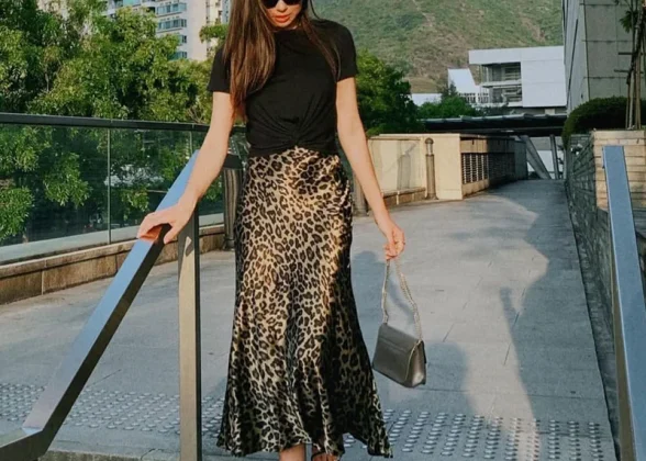 Leopard Charm - Elegant High-Waist Leopard Print Skirt for Women