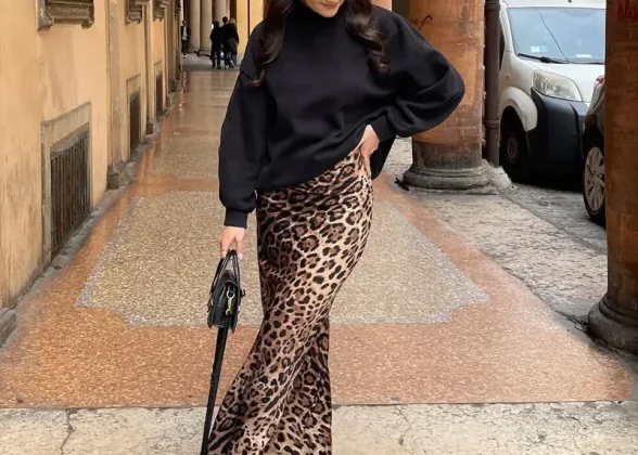 Leopard Charm - Elegant High-Waist Leopard Print Skirt for Women