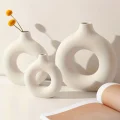 NovaVase – Modern White Ceramic Vase for Home Decor and Floral Arrangements