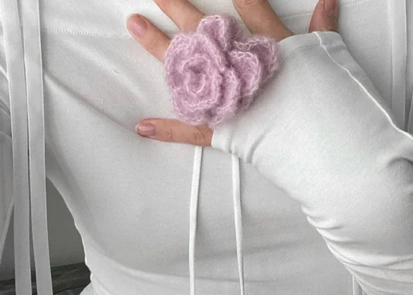 Off-Shoulder Fashion Bow Top - Chic Long Sleeve Tee for Effortless Style