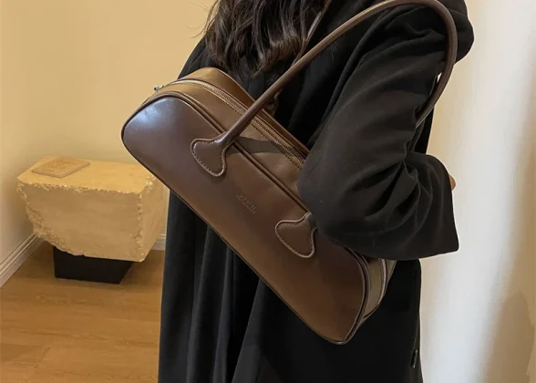 Adaier Retro Zipper Shoulder Bag for Women | Light Luxury Handbag