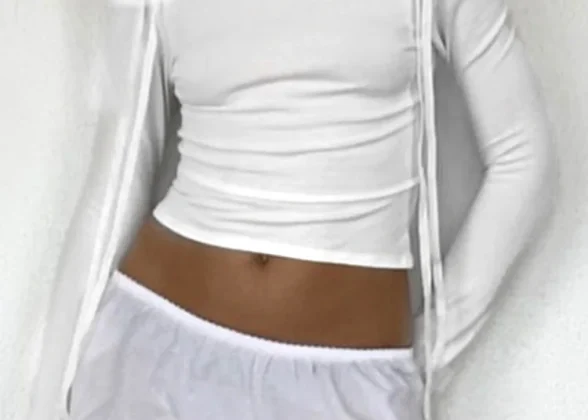 Off-Shoulder Fashion Bow Top - Chic Long Sleeve Tee for Effortless Style