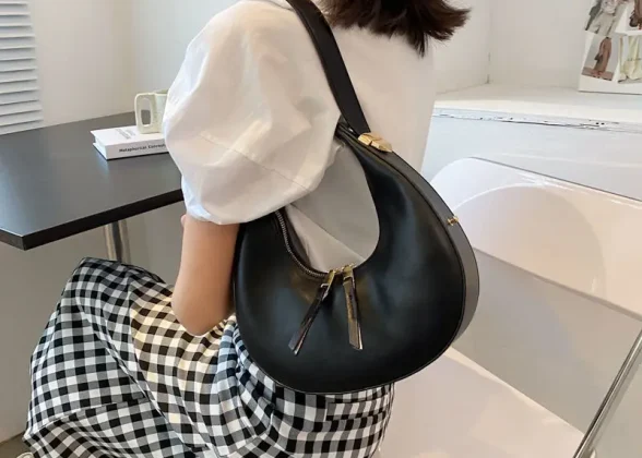 Luna Half-Moon Handbag | Elegant Shoulder Bag for Women