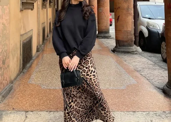 Leopard Charm - Elegant High-Waist Leopard Print Skirt for Women