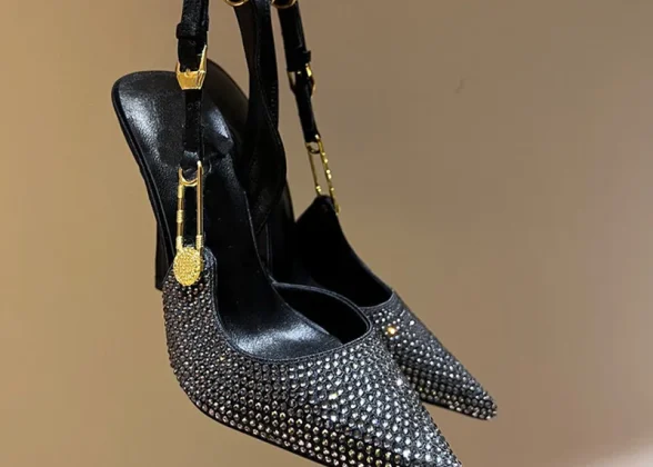 Ravissante Luxury Rhinestones Sequined Buckle Women Pumps