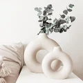 NovaVase – Modern White Ceramic Vase for Home Decor and Floral Arrangements