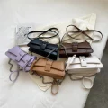 Vera Cuir – Elegant Vintage Luxury Chain Shoulder Bag for Women | Stylish Flap Crossbody Handbag