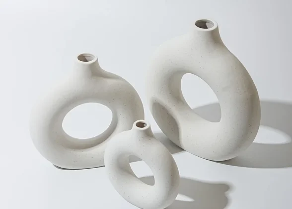 NovaVase – Modern White Ceramic Vase for Home Decor and Floral Arrangements