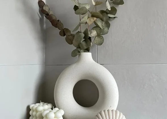 NovaVase – Modern White Ceramic Vase for Home Decor and Floral Arrangements