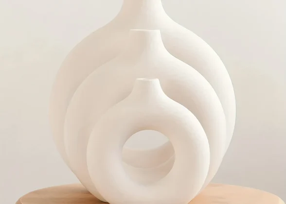 NovaVase – Modern White Ceramic Vase for Home Decor and Floral Arrangements