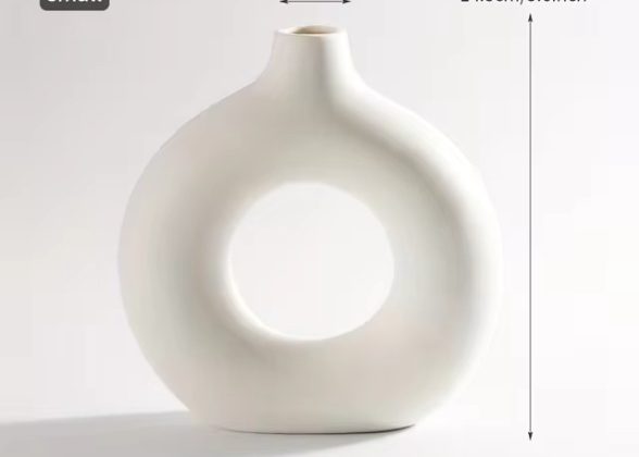 NovaVase – Modern White Ceramic Vase for Home Decor and Floral Arrangements