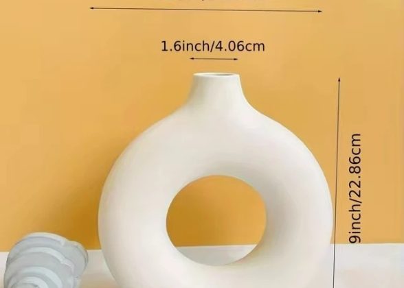 NovaVase – Modern White Ceramic Vase for Home Decor and Floral Arrangements