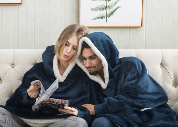 Pouch Snuggy™ Hoodie Blanket